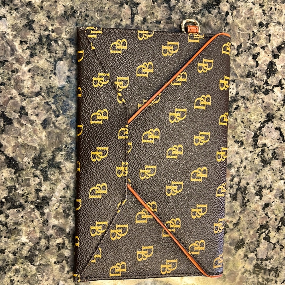 DOONEY & BOURKE Envelope Clutch Wallet 🎁 (USED)